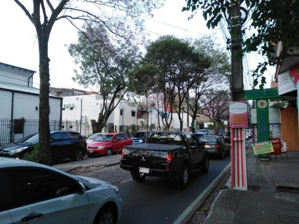 Terreno en venta en zona céntrica de San Lorenzo, ideal para inversionistas! — foto 3
