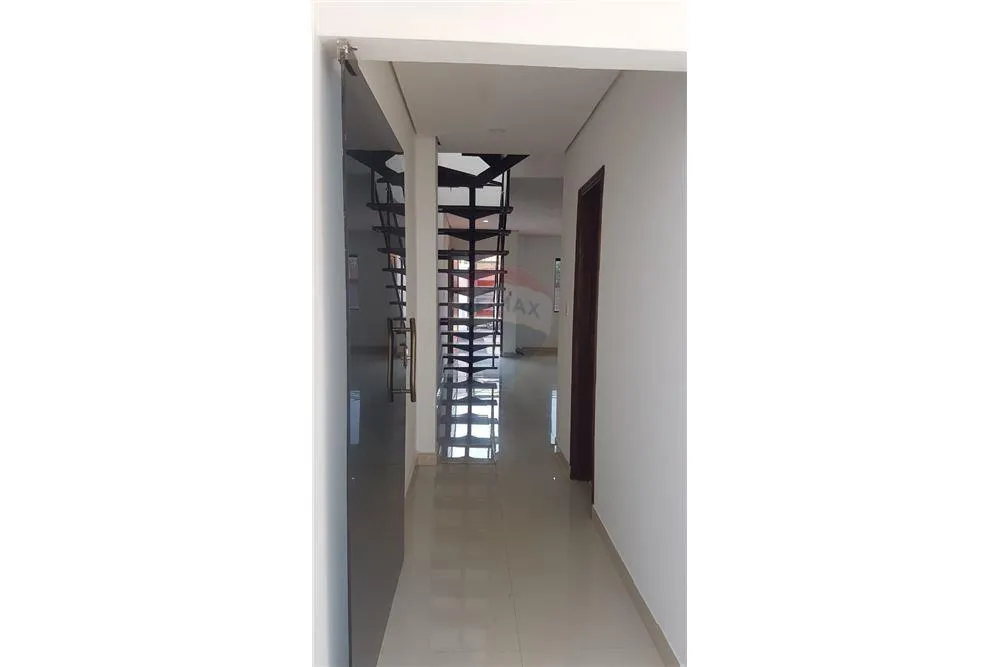 VENDO HERMOSO DUPLEX A ESTRENAR ZONA RESIDENCIAL DE LUQUE — foto 3