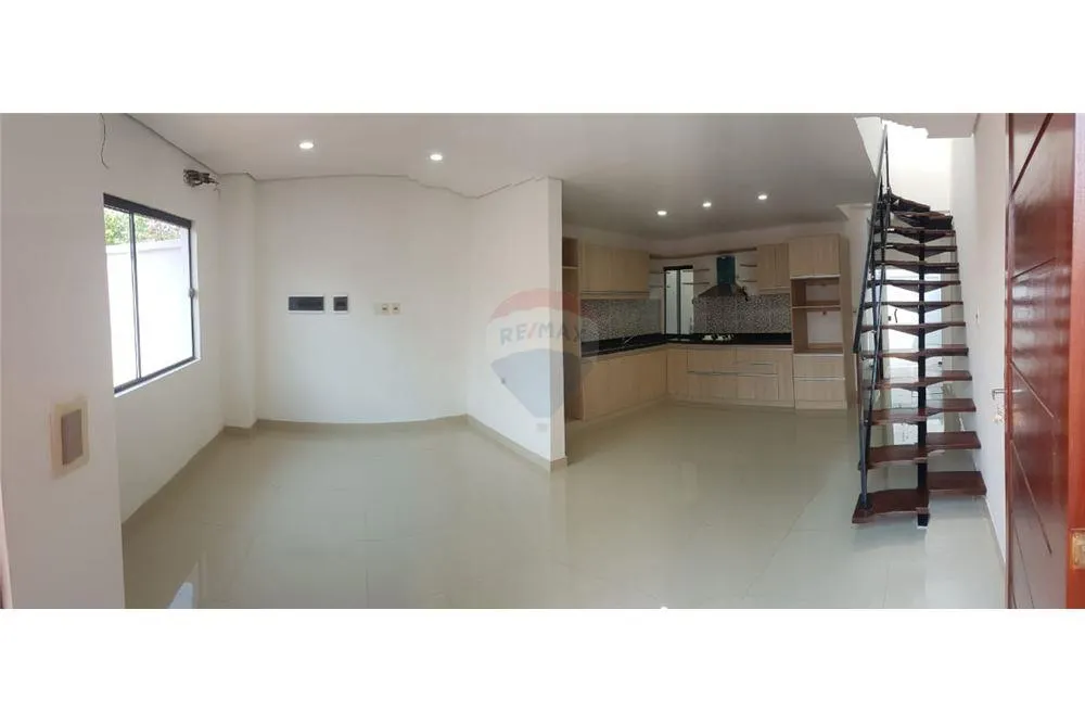 VENDO HERMOSO DUPLEX A ESTRENAR ZONA RESIDENCIAL DE LUQUE — foto 2