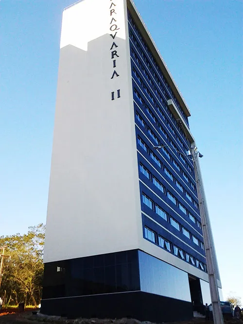 01 PISO CORPORATIVO EN CIUDAD DEL ESTE (camino a Hernandarias), EDIF. PARAQVARIA. — foto 2