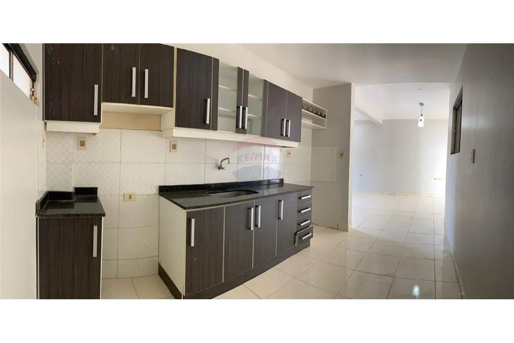 VENDO DUPLEX EN LAMBARÉ — foto 3
