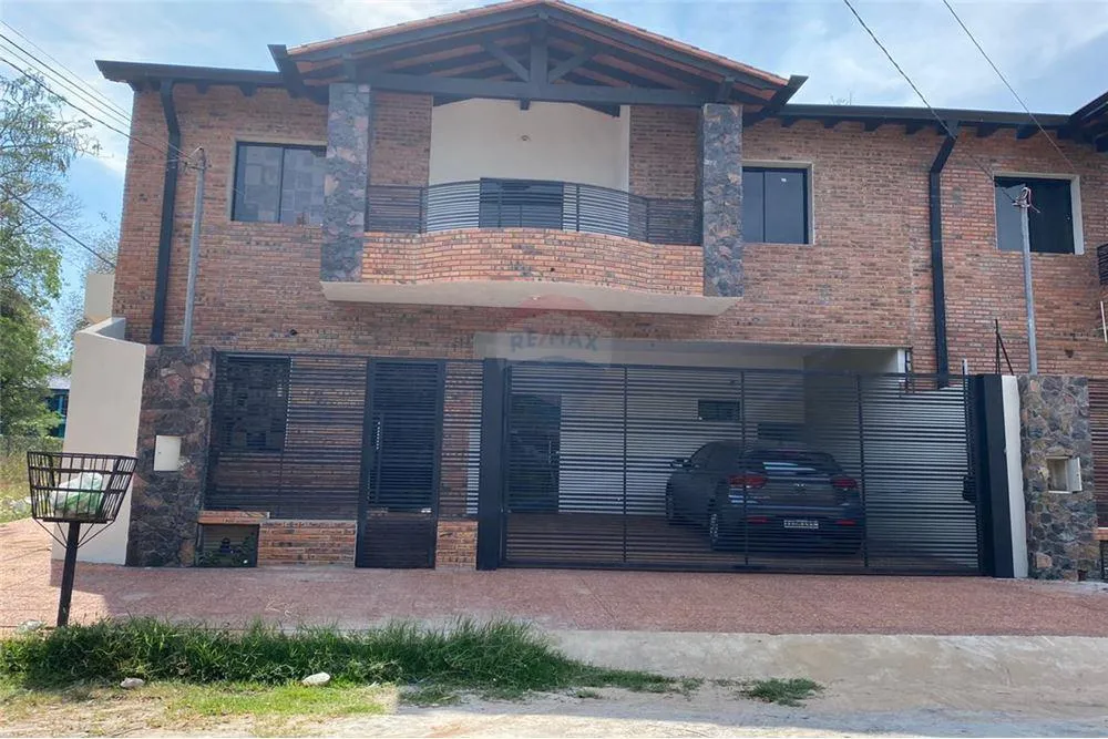 VENDO DUPLEX ZONA YACHT - LAMBARÉ — foto 2