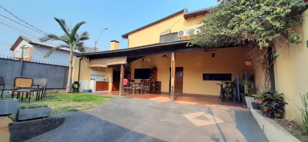 VENDO CASA EN ESQUINA SOBRE SACRAMENTO — foto 2