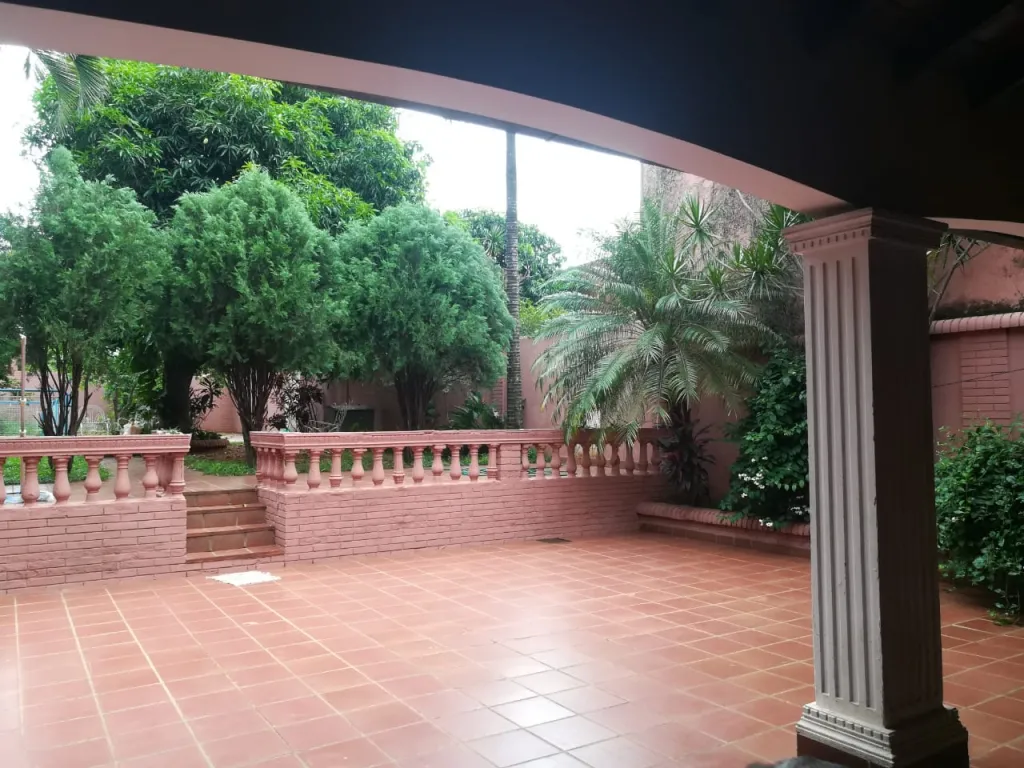 VENDO AMPLIA CASA EN FERNANDO A PASOS DE AVDA DEFENSORES — foto 3