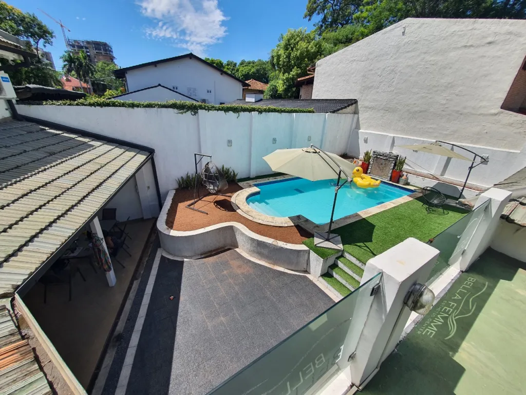 VENDO CASA EN ESQUINA A 1 CUADRA DE MOLAS LOPEZ — foto 2