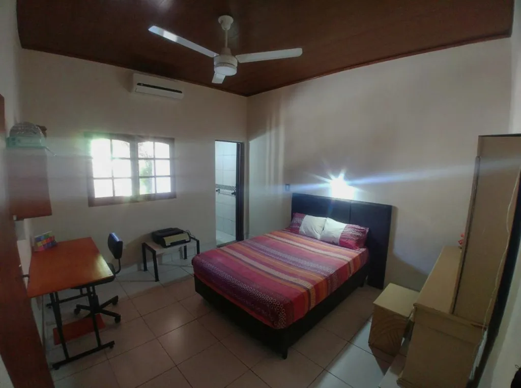 VENDO HERMOSA CASA EN BARRIO PETTIROSSI — foto 3