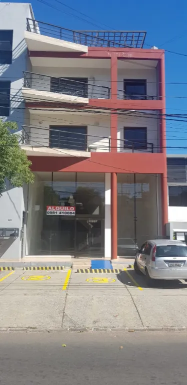 SALON COMERCIAL DE 530 m2 - (Avenida Choferes del Chaco) — foto 2