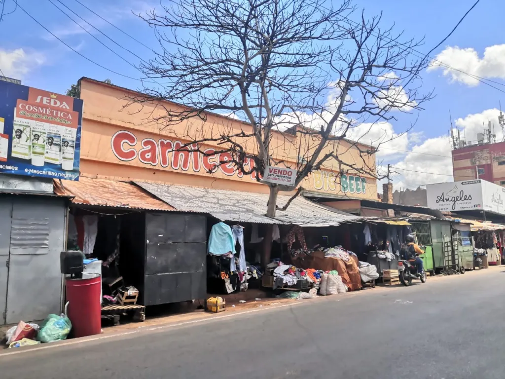 𝐋𝐎𝐂𝐀𝐋 𝐂𝐎𝐌𝐄𝐑𝐂𝐈𝐀𝐋 𝐄𝐍 𝐒𝐀𝐍 𝐋𝐎𝐑𝐄𝐍𝐙𝐎 — foto 2