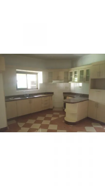 VENDO Hermosa Casa ubicada en esquina en zona del nuevo eje corporativo de Asunción — foto 3
