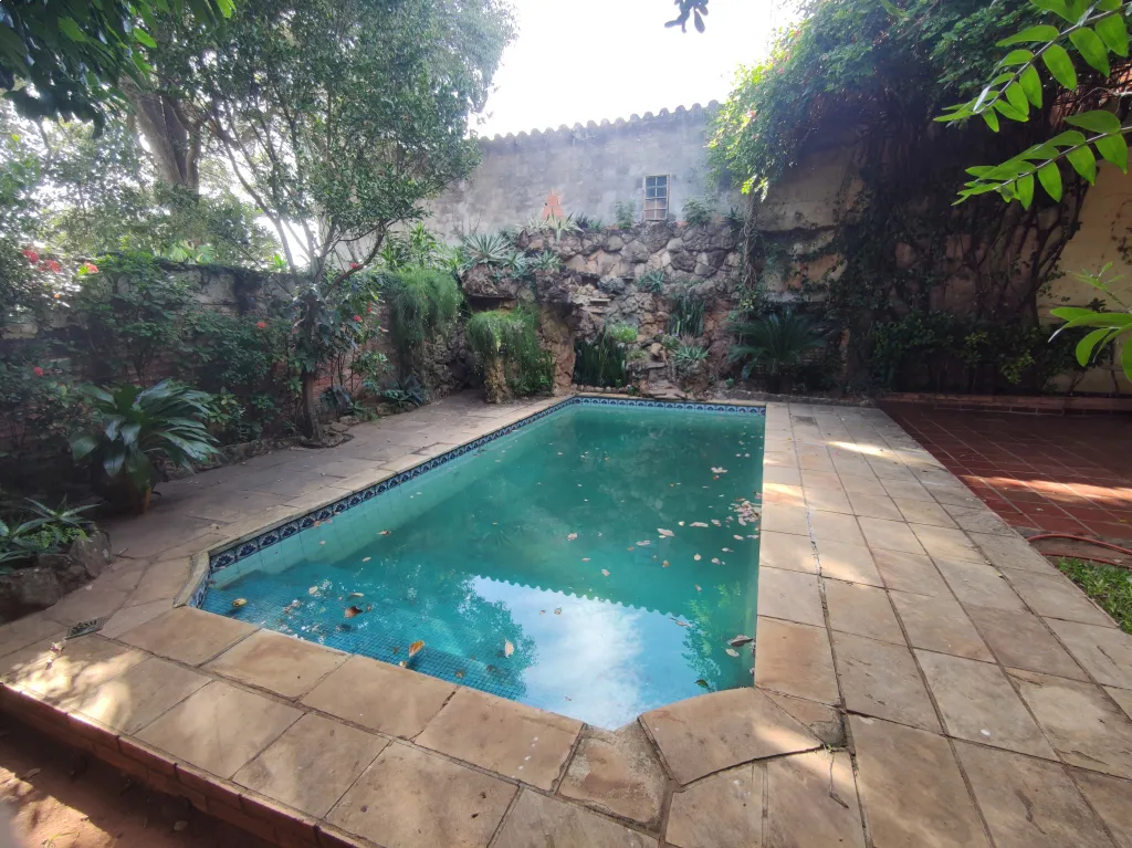 En venta imponente Residencia en Barrio Mburicao — foto 3