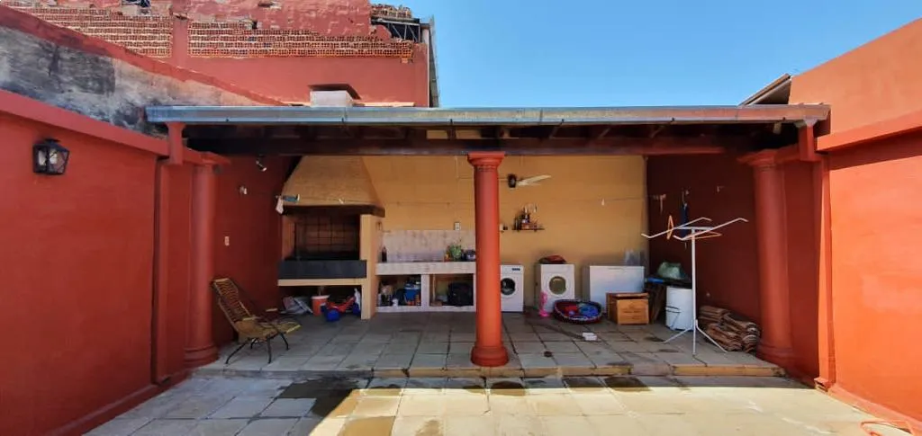 VENDO HERMOSA CASA EN LAMBARÉ — foto 3