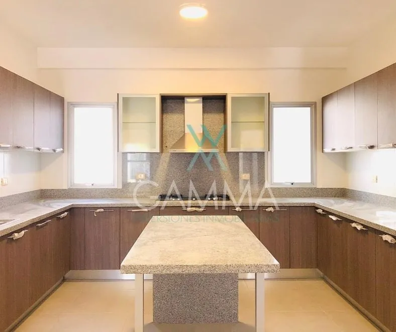 HERMOSA RESIDENCIA EN MBURUCUYA!! uss 490.000!! — foto 3