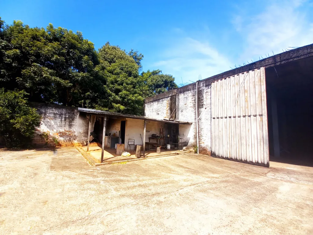 VENTA DE TERRENO CON CONSTRUCCIÓN EN SAN LORENZO — foto 3
