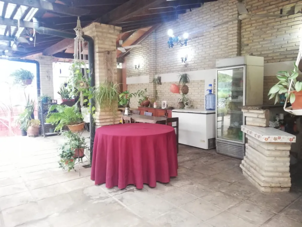VENDO CASA EN LOS LAURELES DE 515 m2 DE TERRENO — foto 2