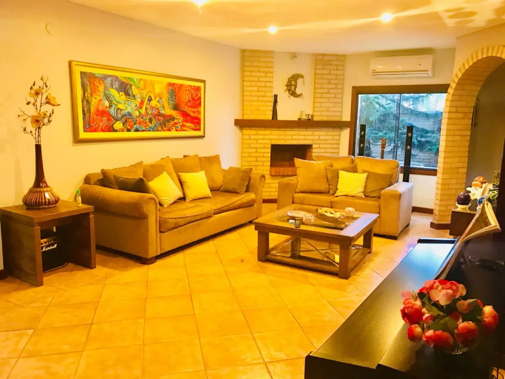 Fina y hermosa casa en Villa Adela — foto 3