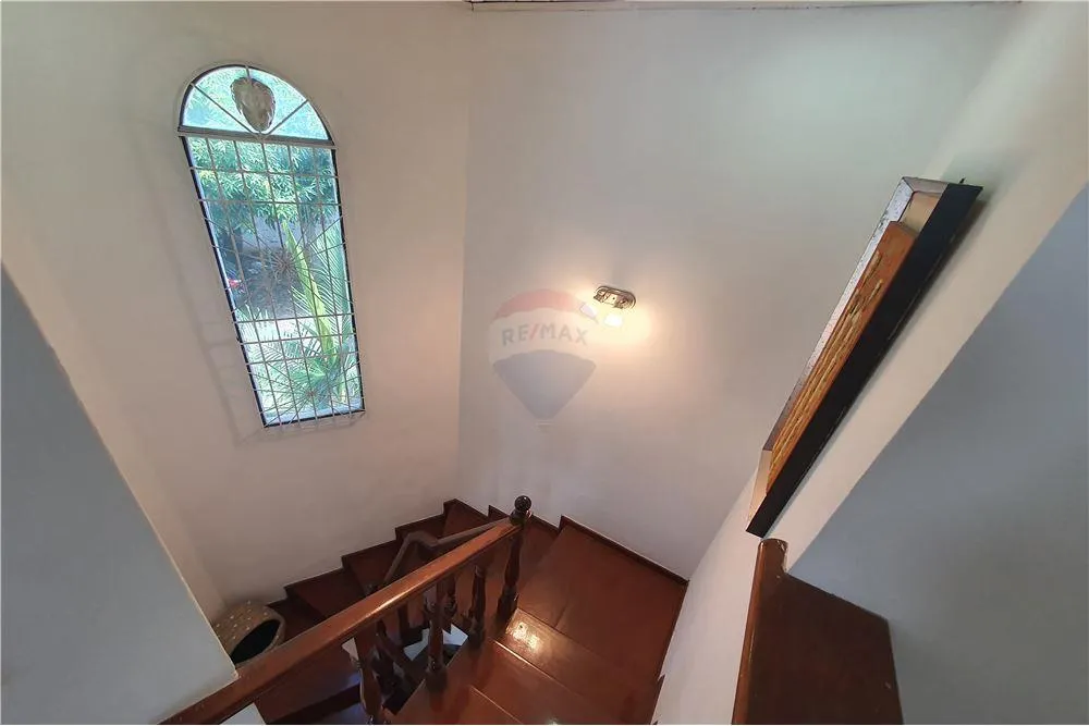 Hermosa residencia en barrio Carmelitas — foto 3