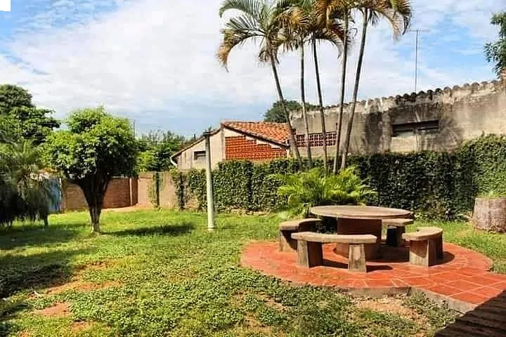 VENDO TERRENO CON QUINCHO EN SAN LORENZO, ZONA 3 BOCAS. — foto 2