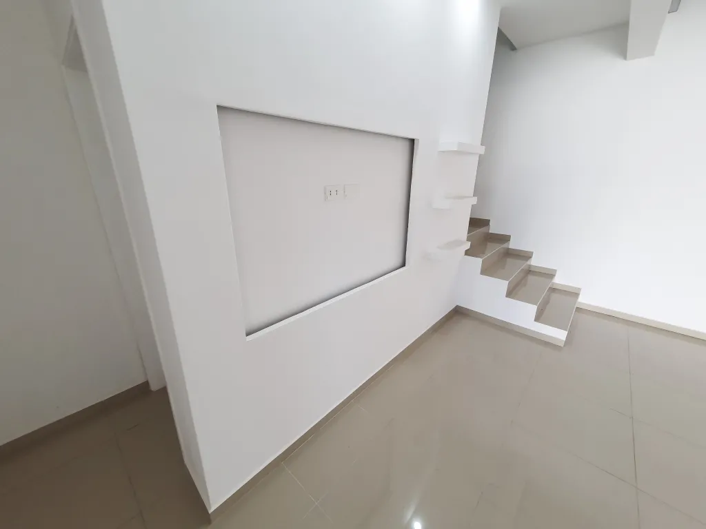 VENDO HERMOSO DUPLEX EN BARRIO CERRADO — foto 2