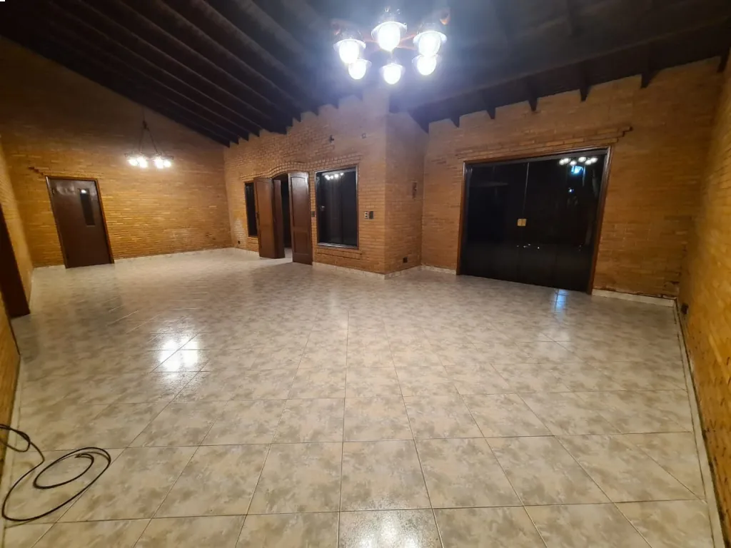 HERMOSA CASA CON AMPLIO PATIO, ZONA UNIVERSIDAD CATOLICA — foto 2