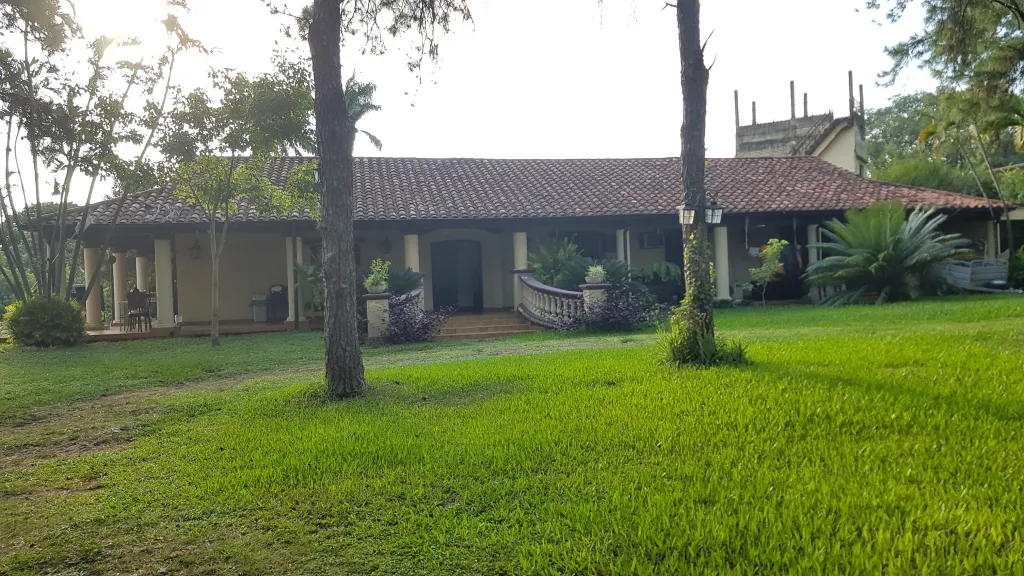 Vendo hermosa residencia en Barrio Hipódromo — foto 2