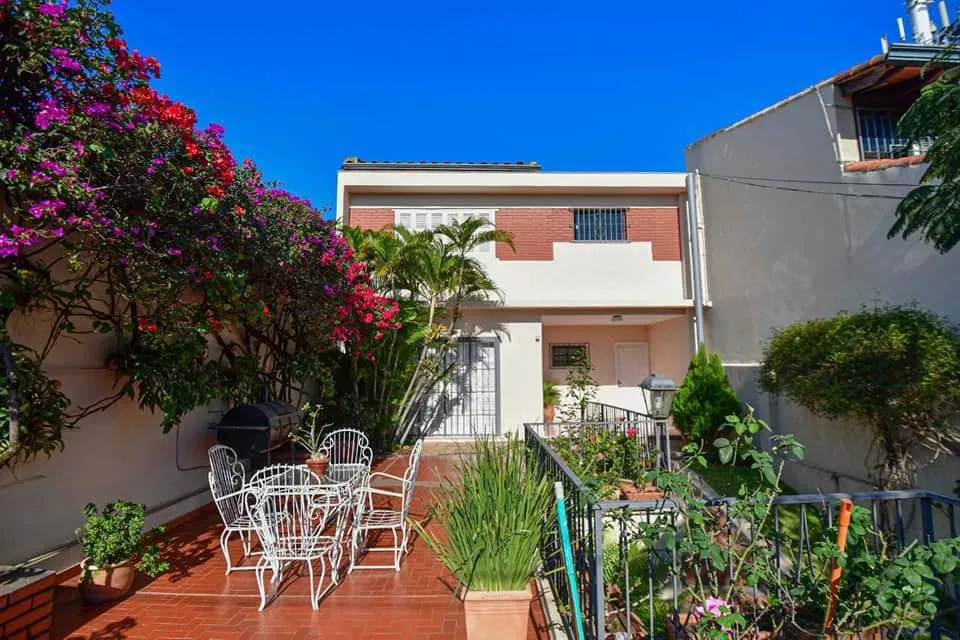VENDO CASA EN BARRIO CIUDAD NUEVA - ASUNCION — foto 2