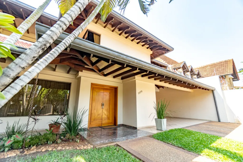 VENDO RESIDENCIA EN YCUÁ SATÍ A PASOS DE PASEO LA GALERIA — foto 2
