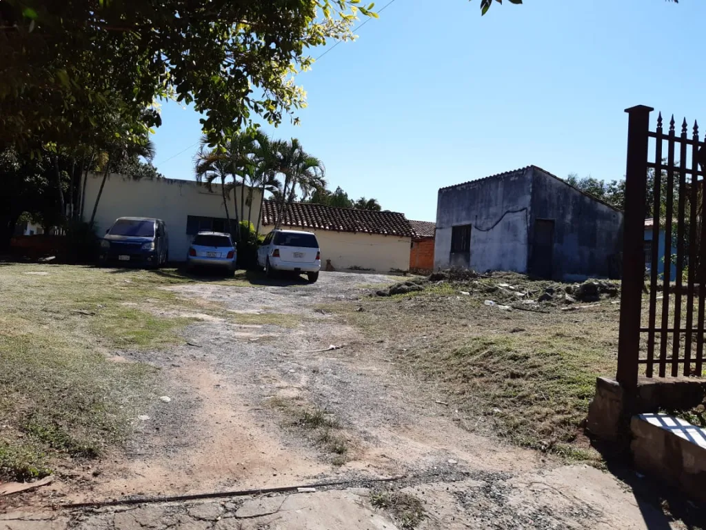 VENDO IMPORTANTE PROPIEDAD SALIDA CALLE A CALLE BARRIO CENTRAL MRA — foto 3