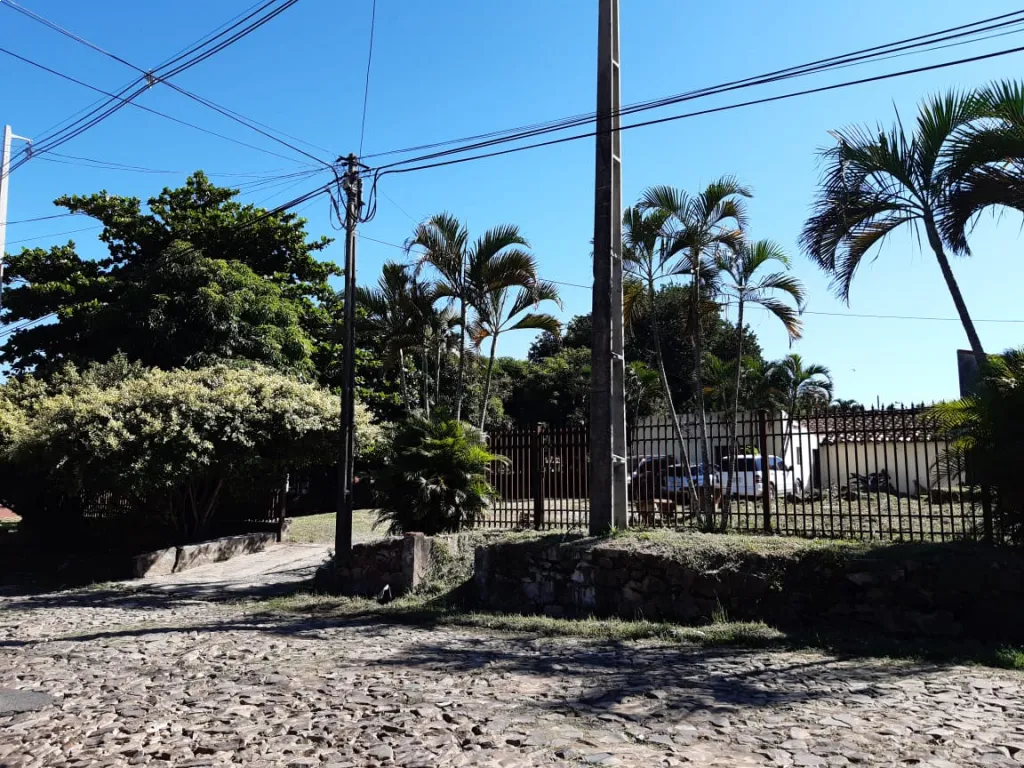 VENDO IMPORTANTE PROPIEDAD SALIDA CALLE A CALLE BARRIO CENTRAL MRA — foto 2