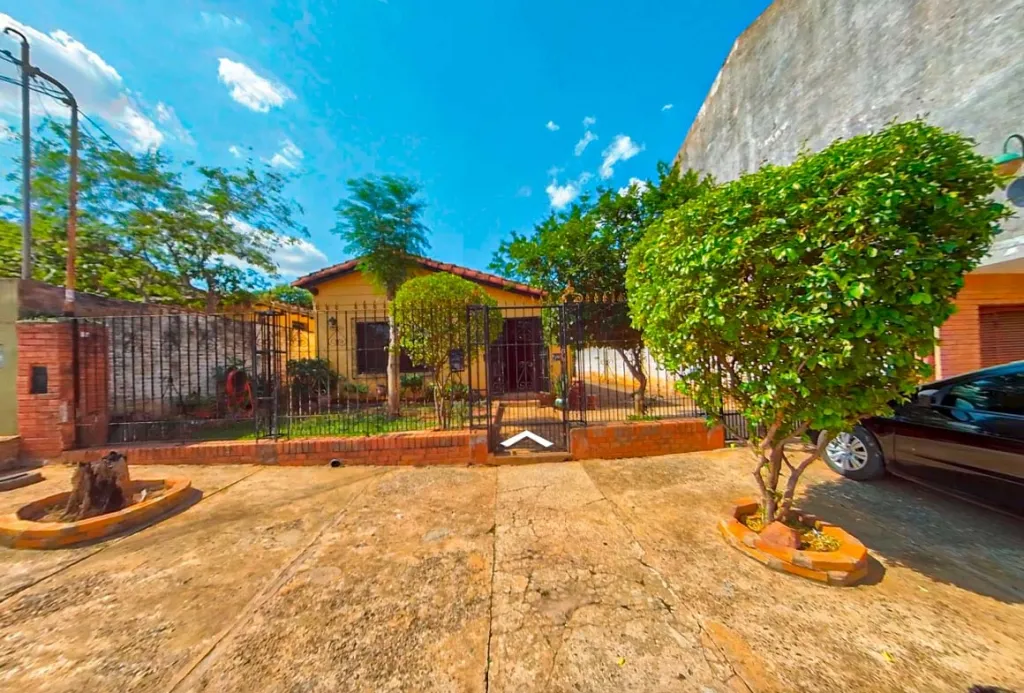 VENDO CASA CON AMPLIO TERRENO EN SAN LORENZO — foto 3