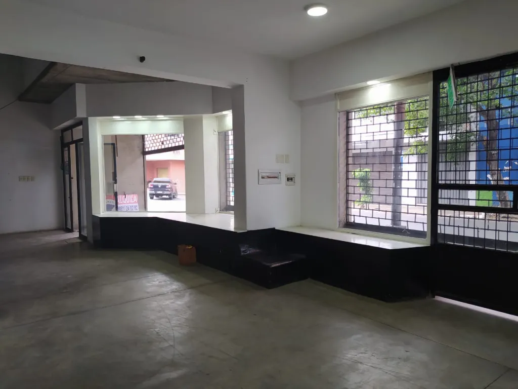 ALQUILO SALÓN COMERCIAL!! — foto 2