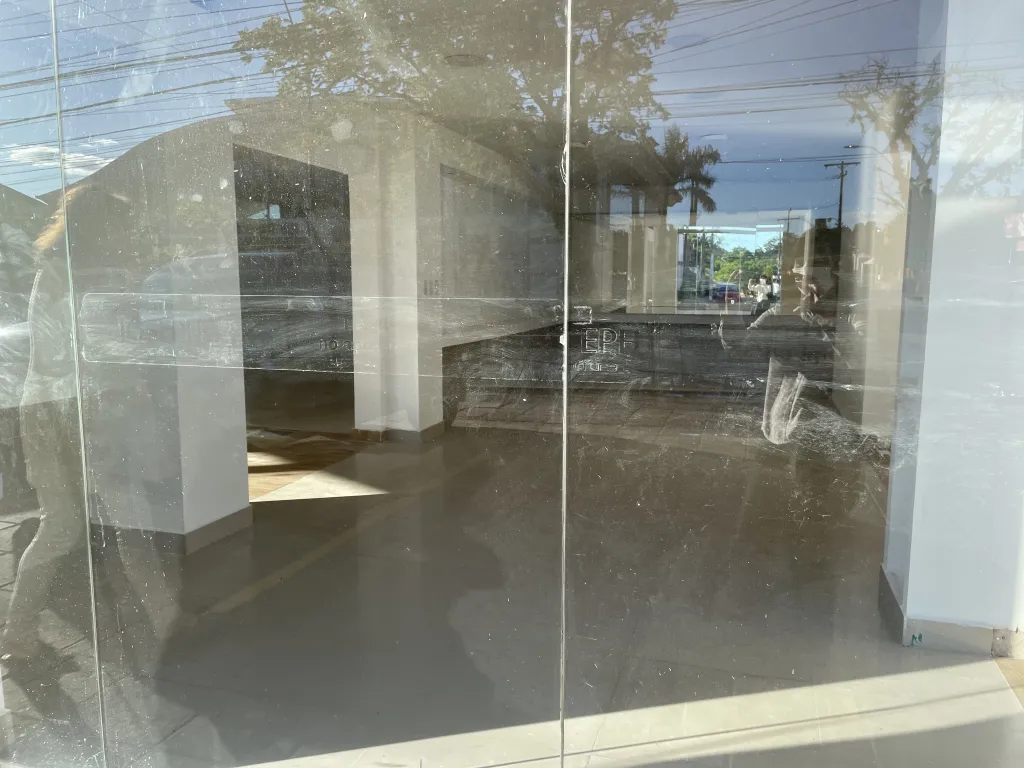 Show room con estacionamiento Mariscal López — foto 2