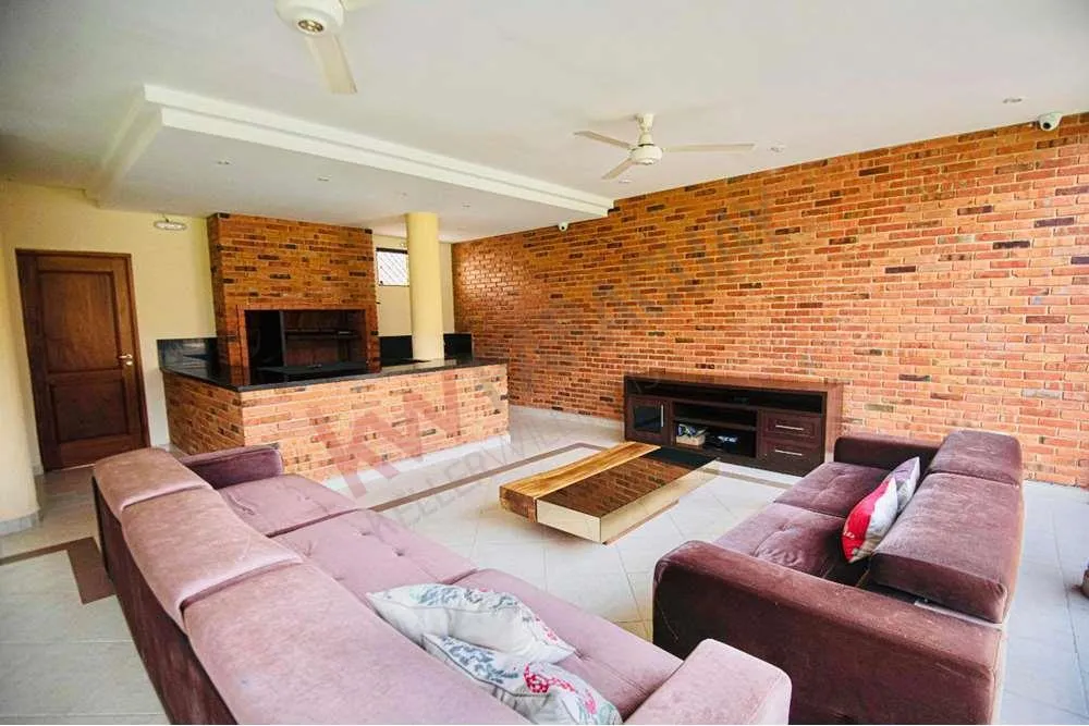 RESIDENCIA DE LUJO EN VENTA - BARRIO SAJONIA — foto 3
