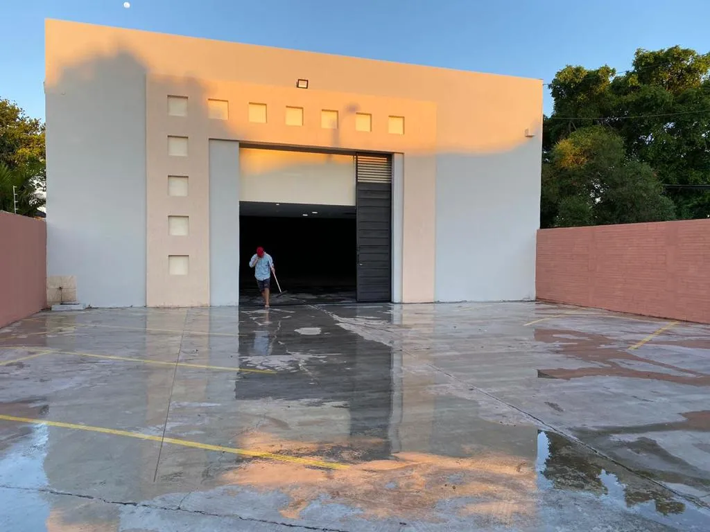 LUQUE LOS JARDINES: 360M2 DEPOSITO + OFICINAS A ESTRENAR – 10.000.000 GS. — foto 2
