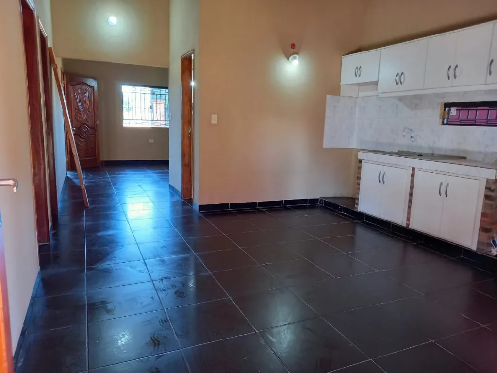 VENDO CASA A ESTRENAR EN LUQUE MORACUE COD 3613 — foto 2
