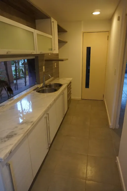 EN VENTA HERMOSA RESIDENCIA NRO 14 EN BARRIO BOTÁNICA 5 — foto 2