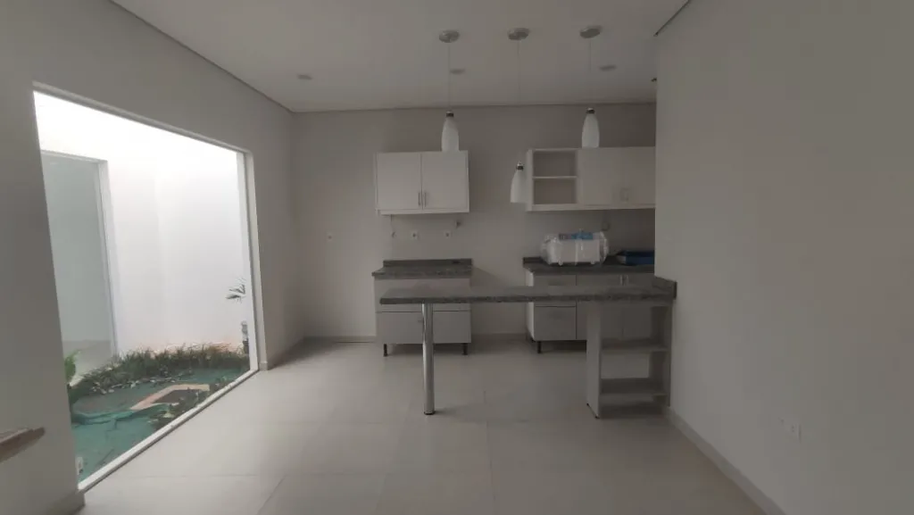 ALQUILO HERMOSO DUPLEX CON PISCINA EN LUQUE. ZONA FAVERO — foto 2