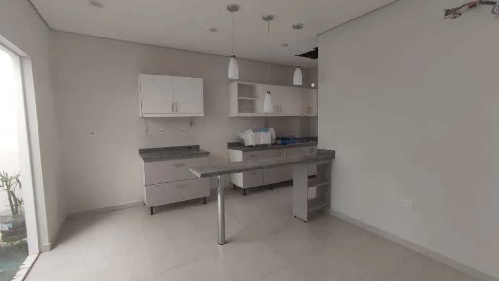ALQUILO HERMOSO DUPLEX CON PISCINA EN LUQUE. ZONA FAVERO — foto 3