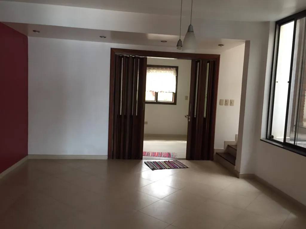 VENDO HERMOSA RESIDENCIA EN EL BARRIO LOS LAURELES — foto 3