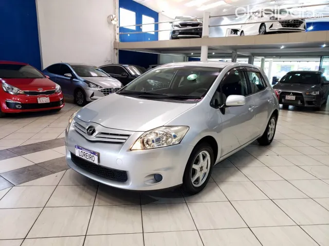 Toyota Auris 2010 — foto 2