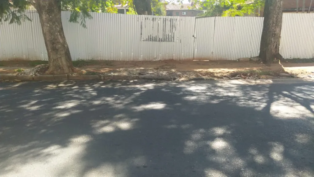 Vendo terreno en Villa Aurelia. Sobre Asfaltado. Cod ES — foto 2