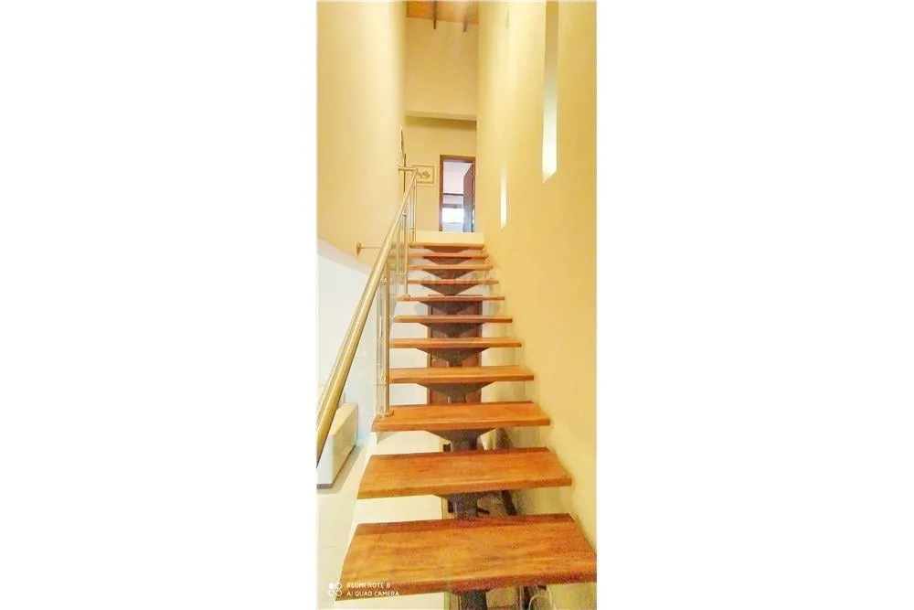 Se vende hermosa residencia 💯🔝 USD. 520.000 📍 Barrio Ycuá Satí — foto 3