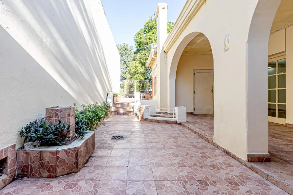 Hermosa casa céntrica ideal para oficinas de 470 mts2. — foto 2