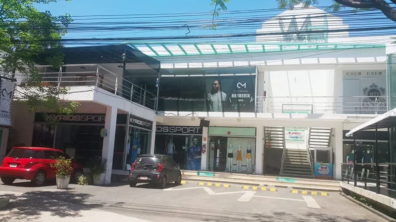 LOCALES EN VILLA MORRA HALL – ¡IMPERDIBLE! FRENTE DEL CENTRO FERIAL DEL SHOPPING MARISCAL — foto 2