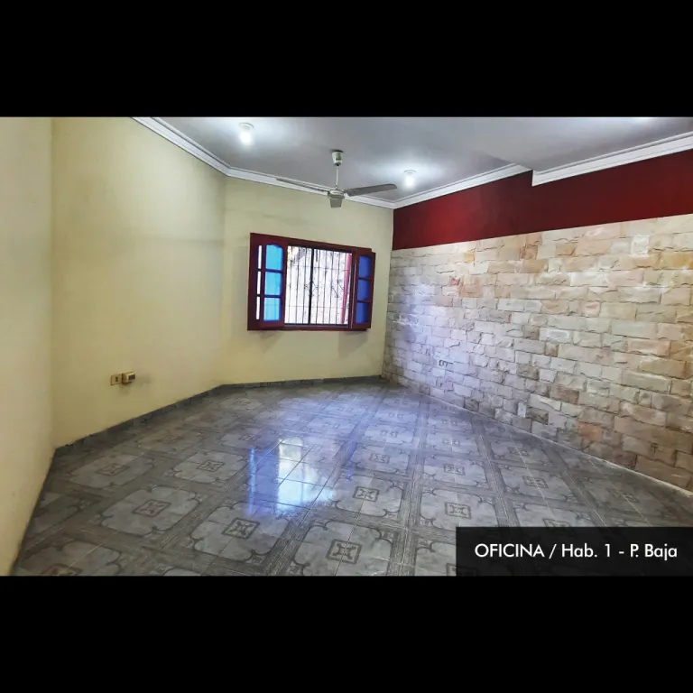 VENDO CASA de 2 PISOS con 361m2 en LAMBARÉ por Gs 980.000.000-. — foto 2
