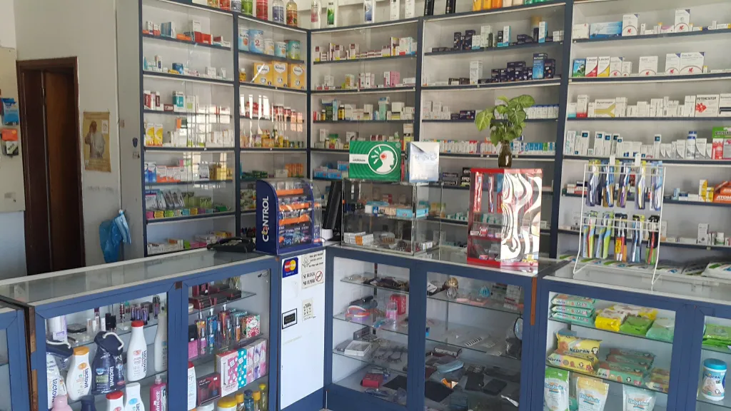 Vendo y Remato Farmacia en funcionamiento!! — foto 3