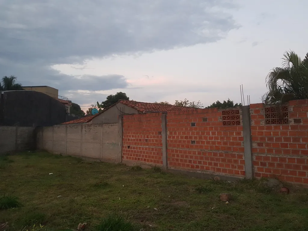 Vendo terreno amurallado a pasos del Shopping San Lorenzo — foto 2