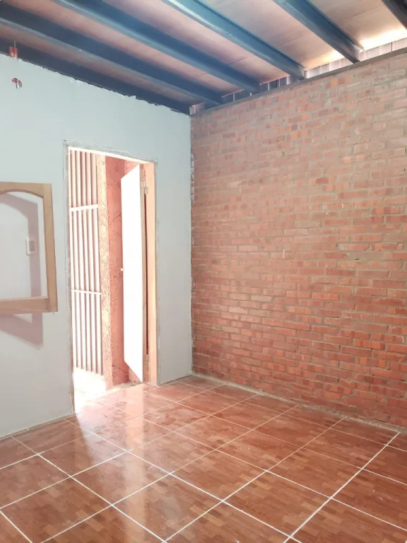 En venta depósito zona Mariano Roque Alonso — foto 3