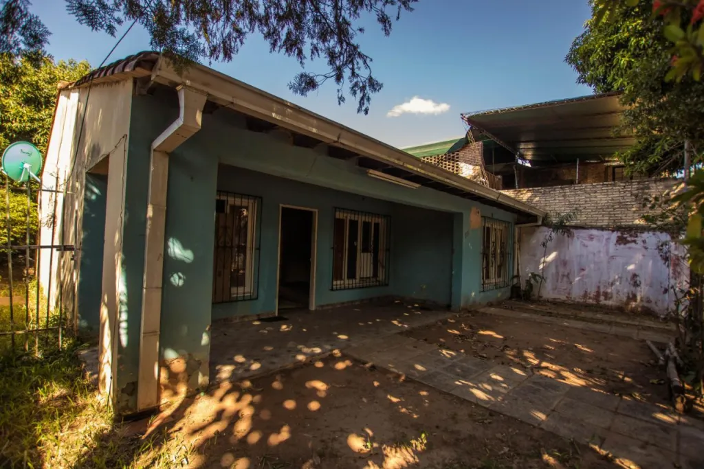 BARRIO HERRERA: 360M2 + CASA A RECICLAR O DEMOLER – 180.000 USD. — foto 2