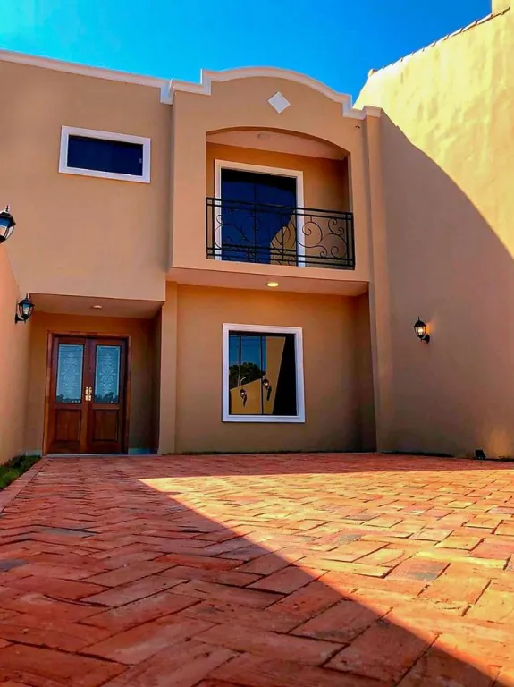 Vendo Dúplex en Zona Yacht y Golf Club Paraguayo — foto 2