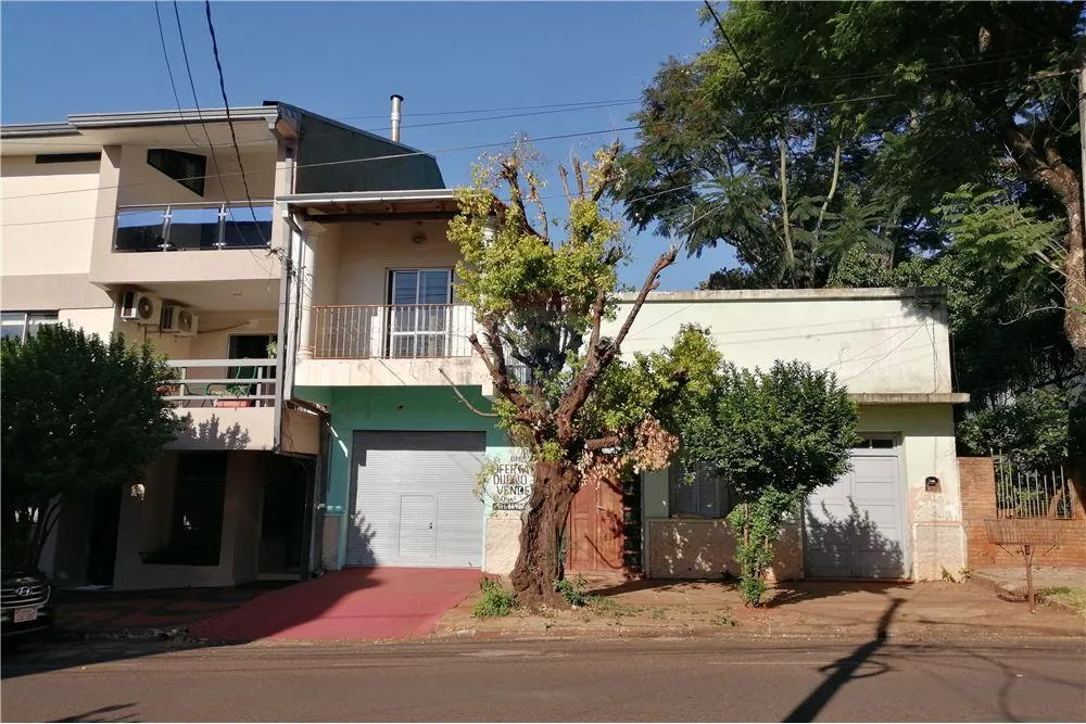 Vendo casa en pleno centro de Encarnación: 4 habitaciones y 3 baños. — foto 2